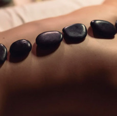 Массаж горячими камнями Стоунтерапия в Москве