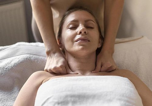 Массаж шейно воротниковой зоны в Москве