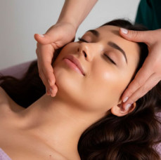 Массаж шейно воротниковой зоны в Москве