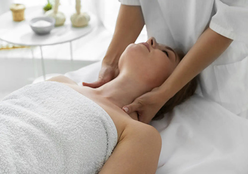 Массаж спины и шейно воротниковой зоны в Москве