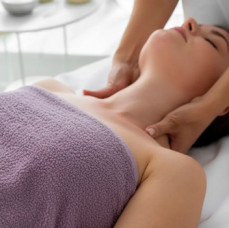 Массаж спины и шейно воротниковой зоны в Москве