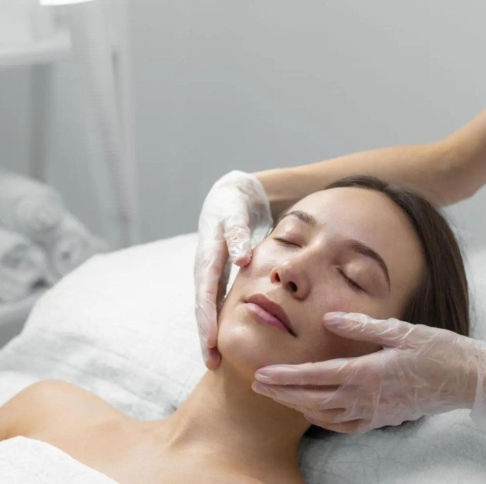 Комбинированная чистка лица в Москве