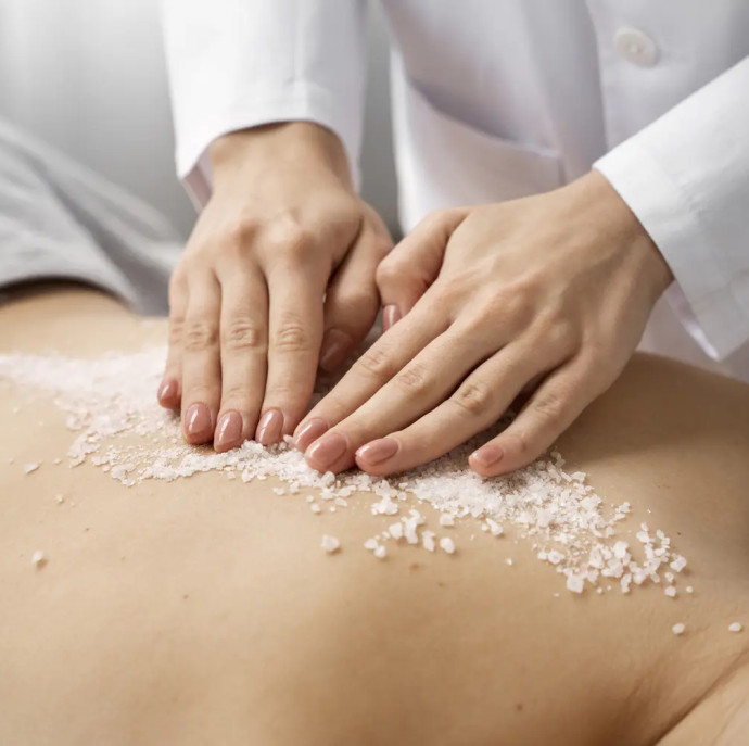 Пилинг тела + обертывание с маской для тела в Москве