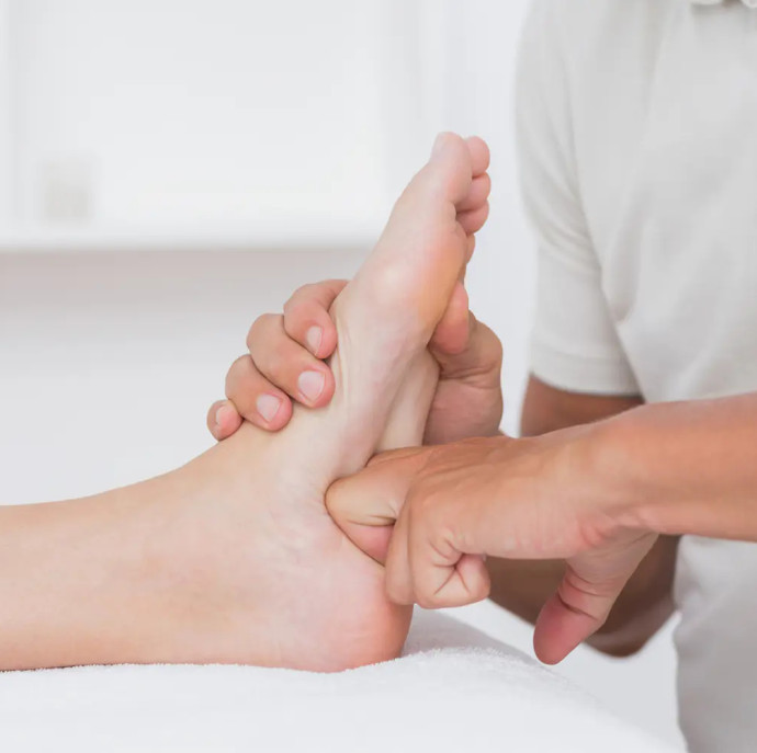 Массаж стоп в Москве