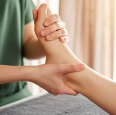 Массаж стоп в Москве