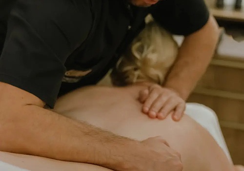 Лечебный массаж спины и шеи в Москве