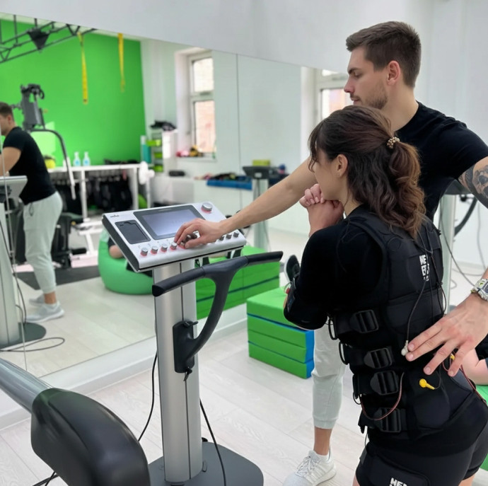 Фитнес ЕМS-тренировка в Москве