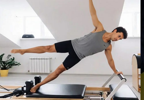 Тренировка по пилатесу в составе мини группы в Москве