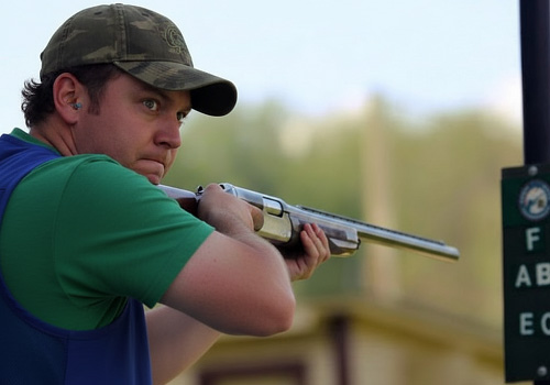 Стрельба по летающим мишеням тарелочкам в Москве