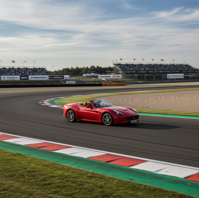 Заезд на Ferrari California в Москве