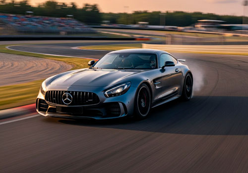 Заезд на автомобиле Mercedes-Benz AMG GT R в Москве