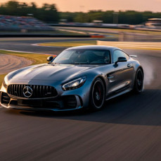 Заезд на автомобиле Mercedes-Benz AMG GT R в Москве