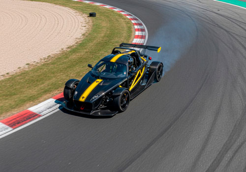 Заезд на спорткаре Ariel Atom на гоночном треке в Москве