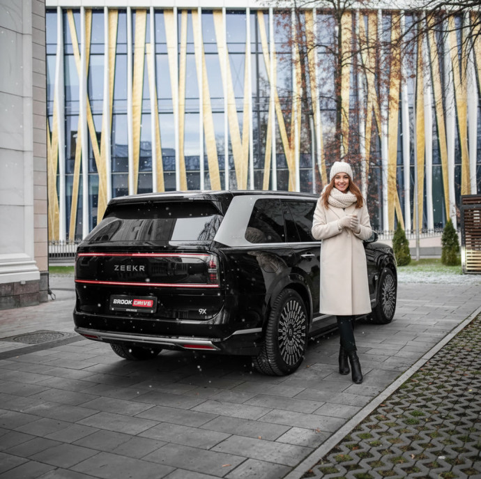 Аренда автомобиля Zeekr 9X Max в Москве