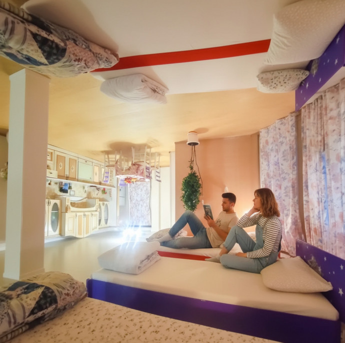 Ночь в перевернутом доме в Москве