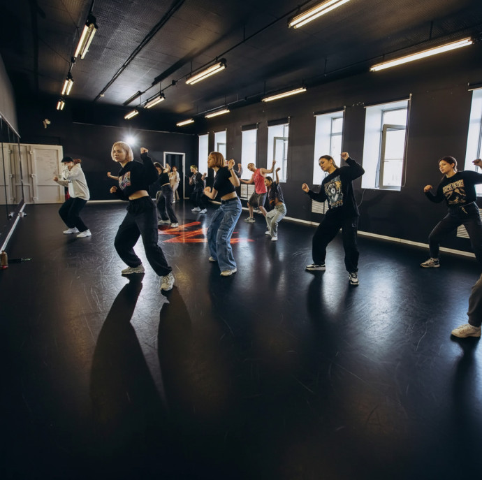 Занятия по танцевальному стилю K POP в Санкт-Петербурге