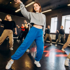Занятия по танцевальному стилю K POP в Санкт-Петербурге