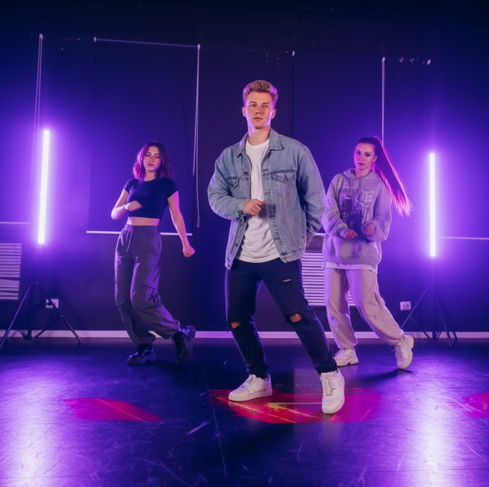 Занятия по танцевальному стилю HIP HOP в Санкт-Петербурге