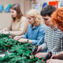 Мастер-класс новогодний венок в Санкт-Петербурге