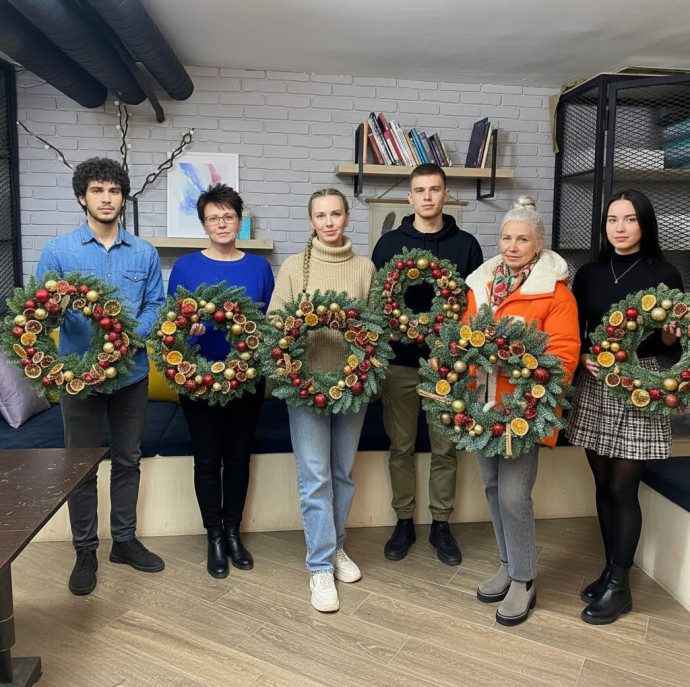 Мастер-класс новогодний венок в Санкт-Петербурге