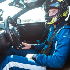 Заезд по гоночной трассе на спортивном автомобиле Audi S5 в Санкт-Петербурге